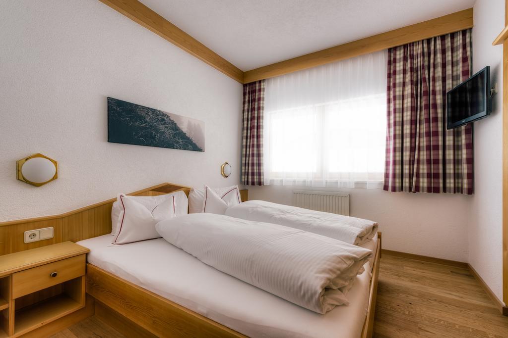 Bischoferhaus Apartment Serfaus Room photo